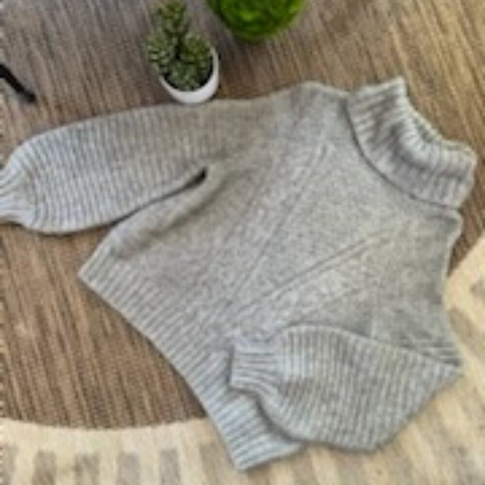 Abercrombie & Fitch Cable Knit Balloon Sleeve Sweater